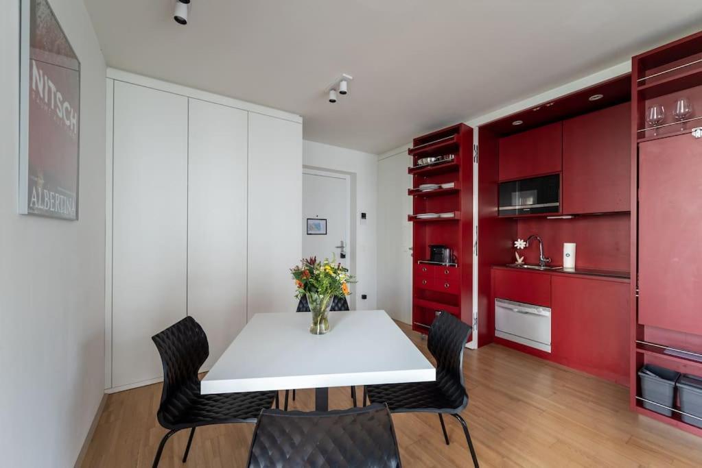 Smart Studio With Terrace By Hm Vienna Luaran gambar