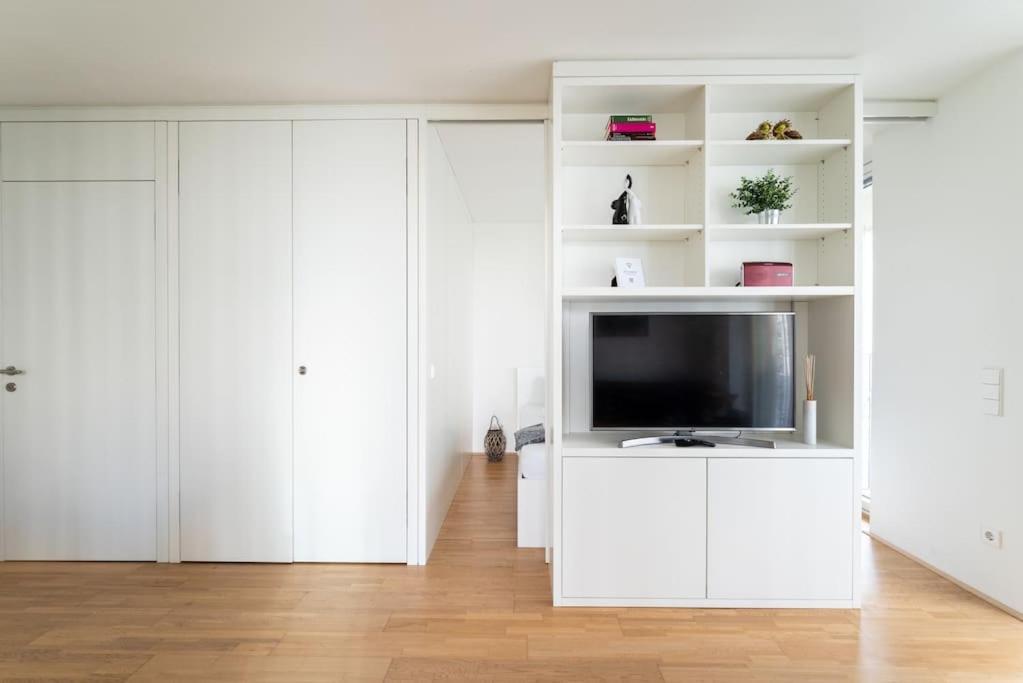 Smart Studio With Terrace By Hm Vienna Luaran gambar