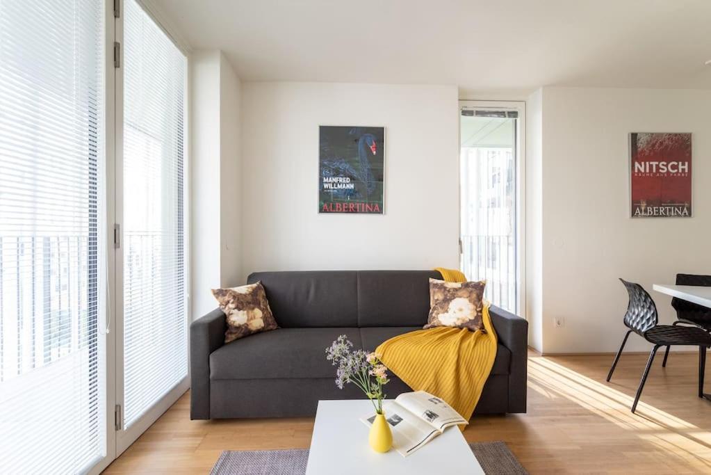 Smart Studio With Terrace By Hm Vienna Luaran gambar